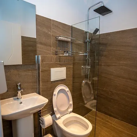 Gjuhadoli Restaurant Ξενοδοχείο