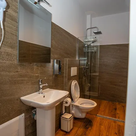 Gjuhadoli Restaurant Ξενοδοχείο