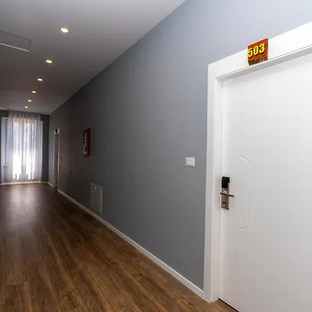 Gjuhadoli Restaurant Ξενοδοχείο 4*