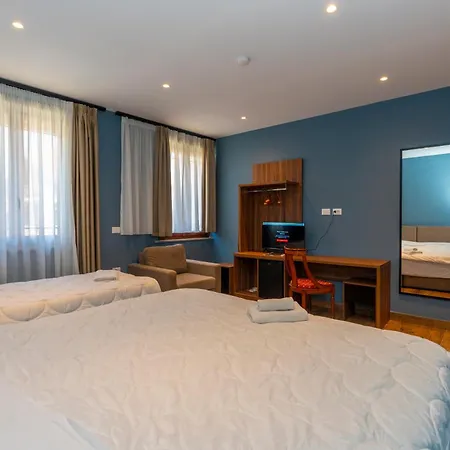 Gjuhadoli Restaurant 4* Shkodër