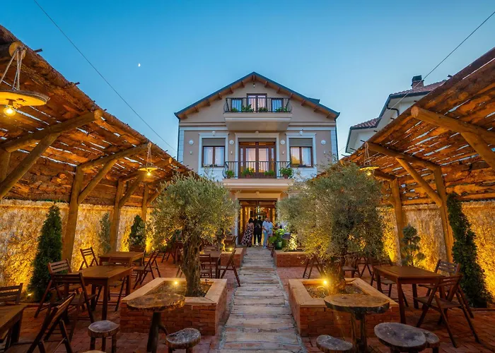 酒店 Gjuhadoli Restaurant 4*