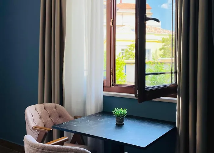 Gjuhadoli Restaurant فندق شكودر