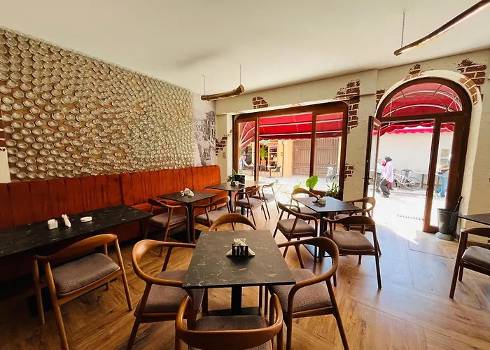 Gjuhadoli Restaurant فندق