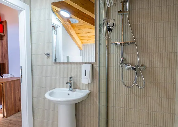 Gjuhadoli Restaurant 4* شكودر