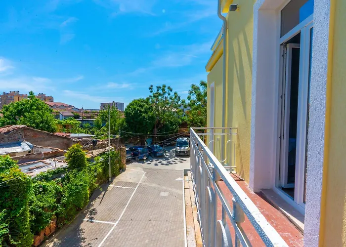 Gjuhadoli Restaurant فندق 4*