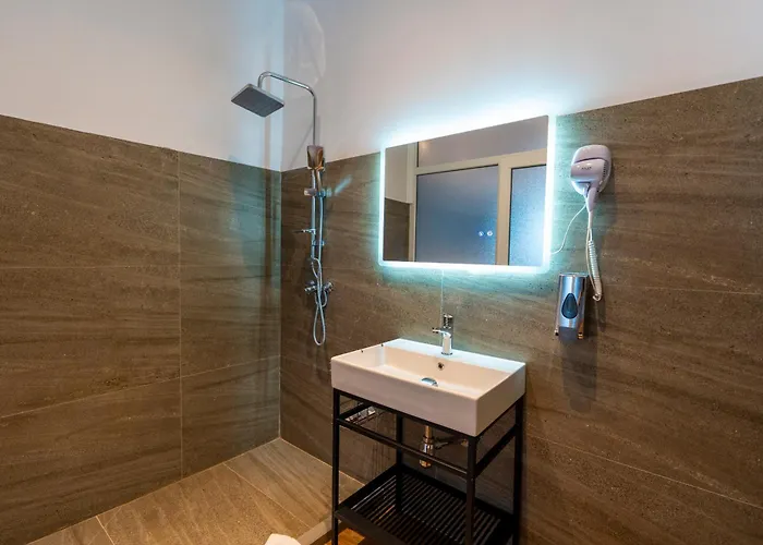 酒店 Gjuhadoli Restaurant 4*