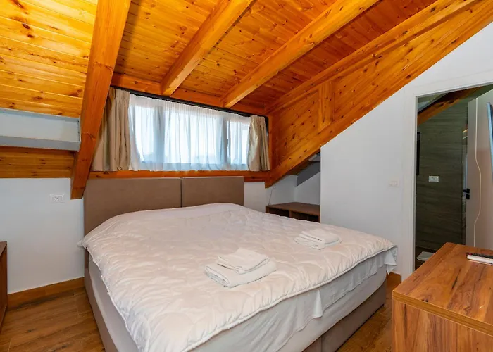 Gjuhadoli Restaurant Hotel 4*