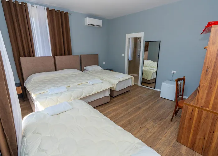 فندق Gjuhadoli Restaurant 4*