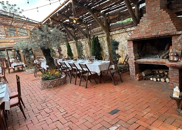 Gjuhadoli Restaurant فندق