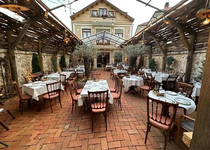 Gjuhadoli Restaurant فندق شكودر