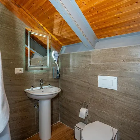 Gjuhadoli Restaurant 4*