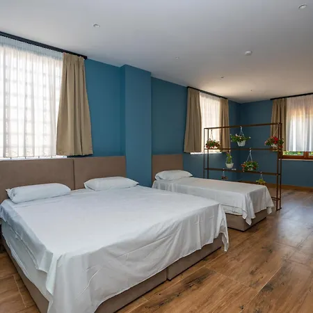 Hotel Gjuhadoli Restaurant 4*