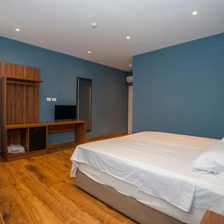 Gjuhadoli Restaurant Hotel 4*