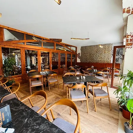 Отель Gjuhadoli Restaurant Шкодер