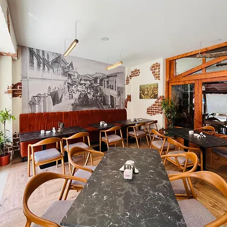 Gjuhadoli Restaurant Hotel 4*