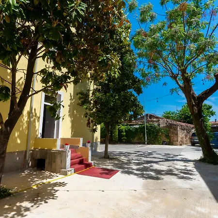 Gjuhadoli Restaurant 4* Shkodër