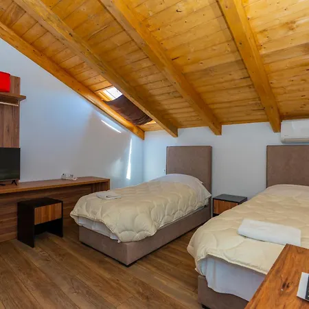 Hotel Gjuhadoli Restaurant