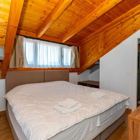 Gjuhadoli Restaurant Отель 4*