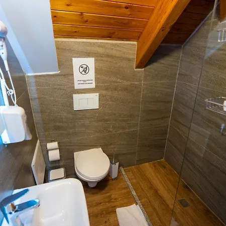 Gjuhadoli Restaurant Hotel 4*