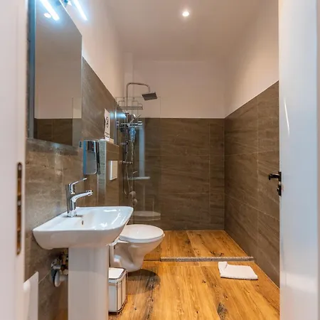 Hotel Gjuhadoli Restaurant Shkodër