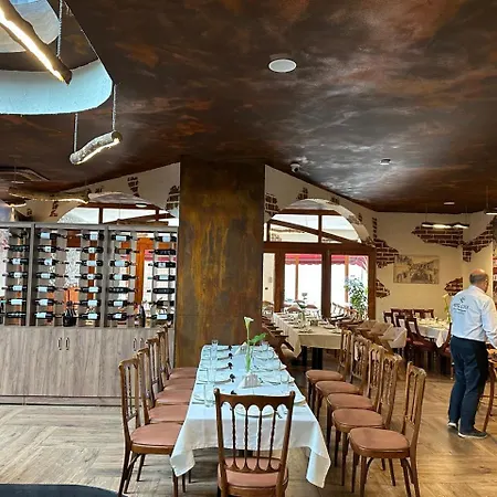 Hotel Gjuhadoli Restaurant