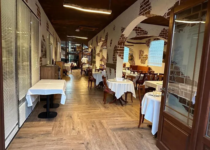 Gjuhadoli Restaurant 호텔